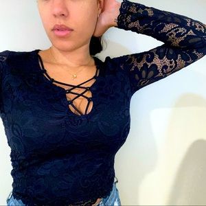 Navy blue lace crop top 💙